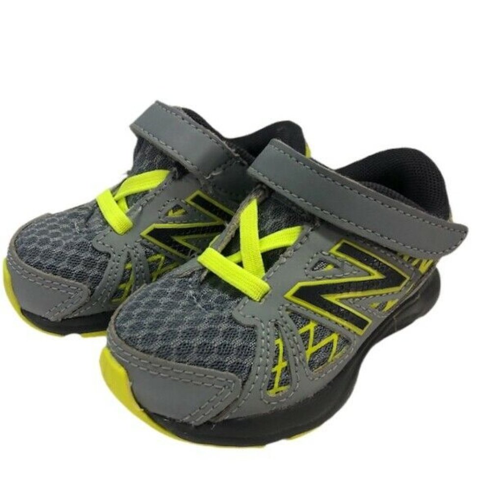 New Balance athletic tennis shoes SIZE 4 - Picture 1 of 7